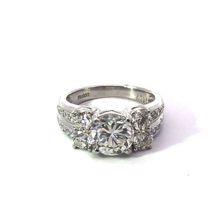 リング Pt900 約12号 ダイヤ2.200ct ダイヤ1.127ct